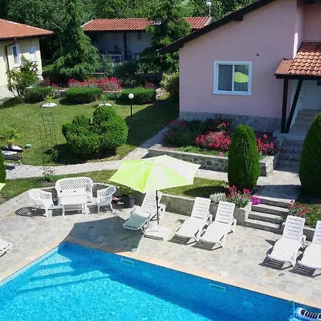 Royal Villas Bryastovets