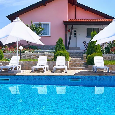 Royal Villas * Bryastovets