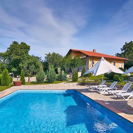 Royal Villas * Bryastovets